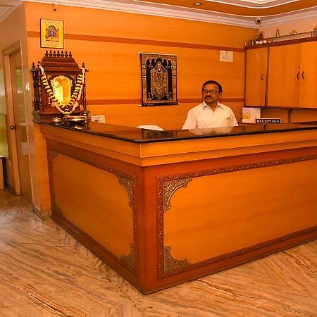 Hotel Vishnu Residency فيساخاباتنام المظهر الخارجي الصورة