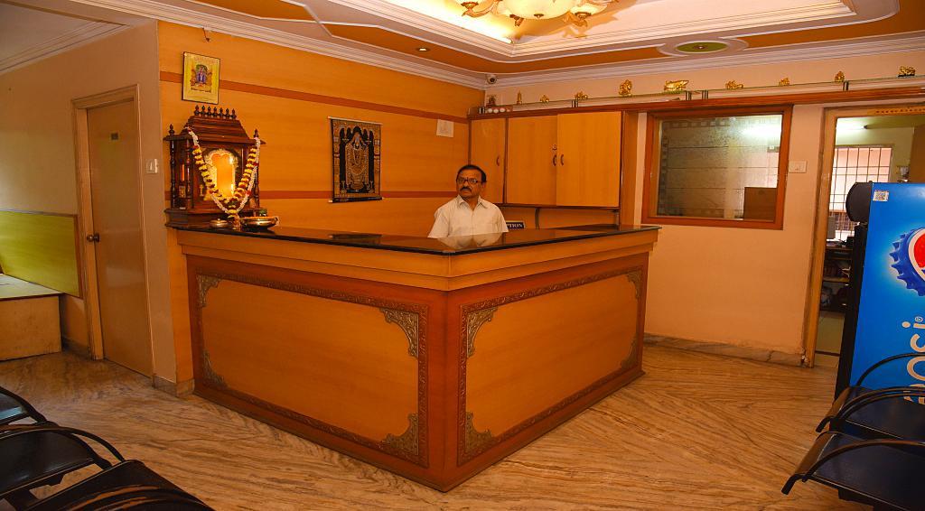 Hotel Vishnu Residency فيساخاباتنام المظهر الخارجي الصورة